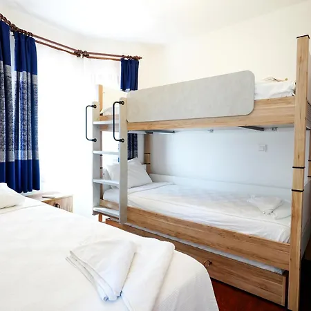 Misli - Red/ Villa *