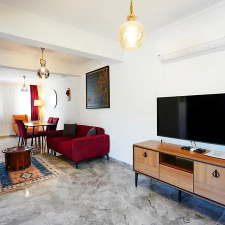 Villa Misli - Red/ *