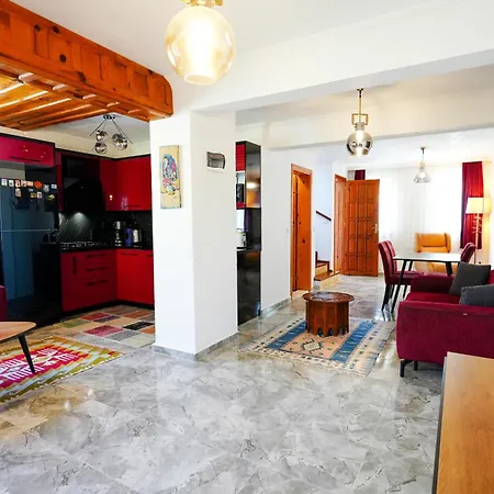 Villa Misli - Red/ *