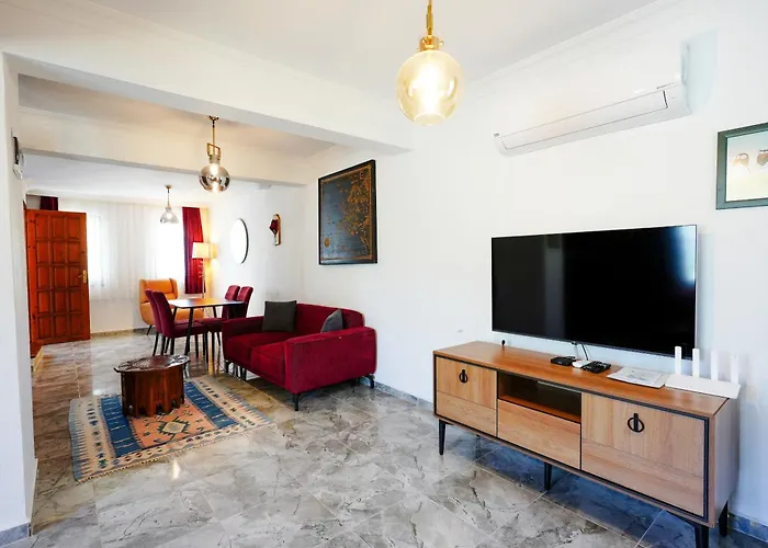 Villa Misli - Red/ *